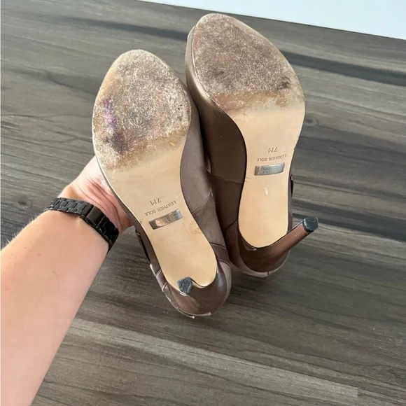 Badgley Mischka Satin Brown Peep-Toe Heels - Picture 8 of 8